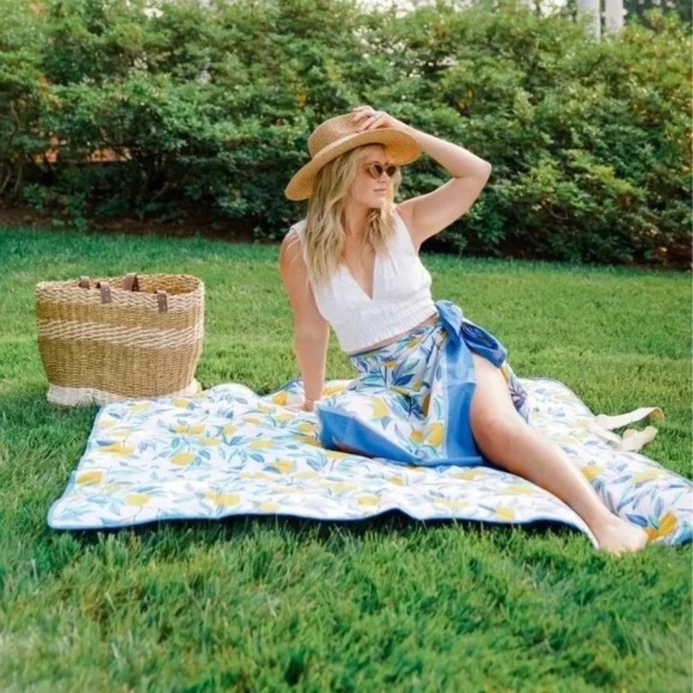 NWT Printfresh Roll Up Picnic Beach Blanket Pink Bagheera - Picture 3 of 3